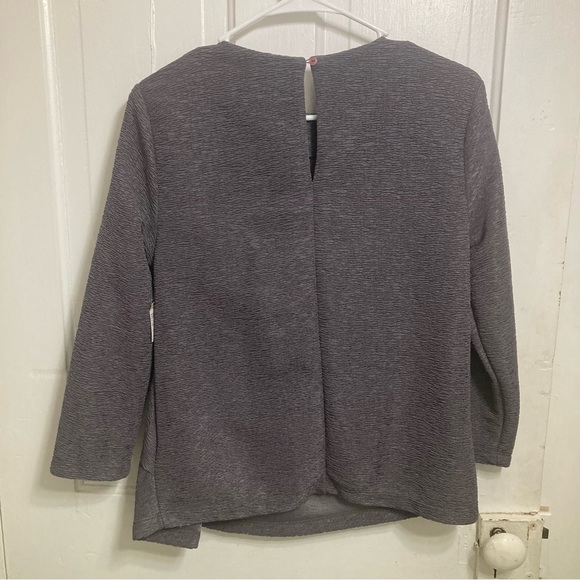 NWT Simply Styled fray dress shirt with side cinch detail size M - Picture 2 of 4